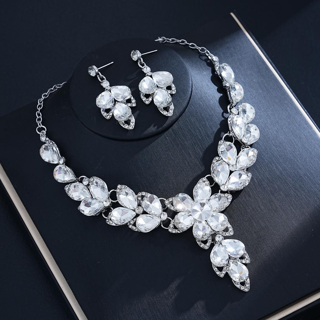 2026 New European and American Alloy Atmospheric Necklace Earrings Two-piece Bridal Dress High Jewelry Set 2026