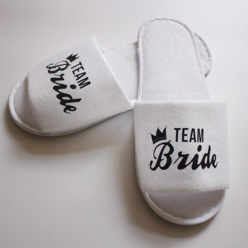 Fashion Wholesale Bride Shower Bride Wedding Decoration Bridesmaid Hen Party Spa Soft Slippers Ladies Bachelorette Party Supplies Gift