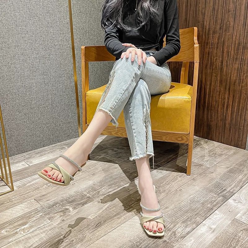 Босоножки со стразами с мелким вырезом с открытым носком универсальные новые для девушки 2025 лето модные туфли на высоком каблуке для улицы сандалии-однословки