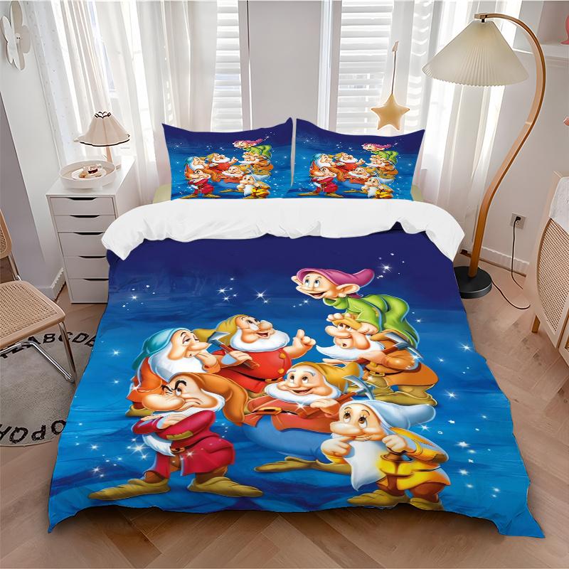 3pcs Disney Snow White Seven Dwarfs Printed Quilt Set, Includes 1 Quilt Cover and 2 Pillowcases, Machine Washable, Suitable for All Seasons.
