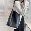 Large Capacity Bag Women's 2025 Spring and Summer New Fashion Versatile Commuter Korean Version Retro Tote Bag Underarm Shoulder Bag