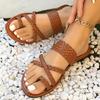 Европейские и американские женские шлепанцы большого размера с переплетом и ремешком между пальцами для пляжа