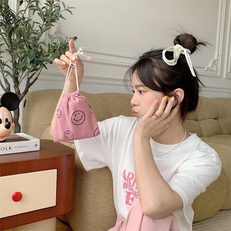 Сумка для хранения косметики и всякой всячины из вельвета в стиле ретро со смайликом на шнурке