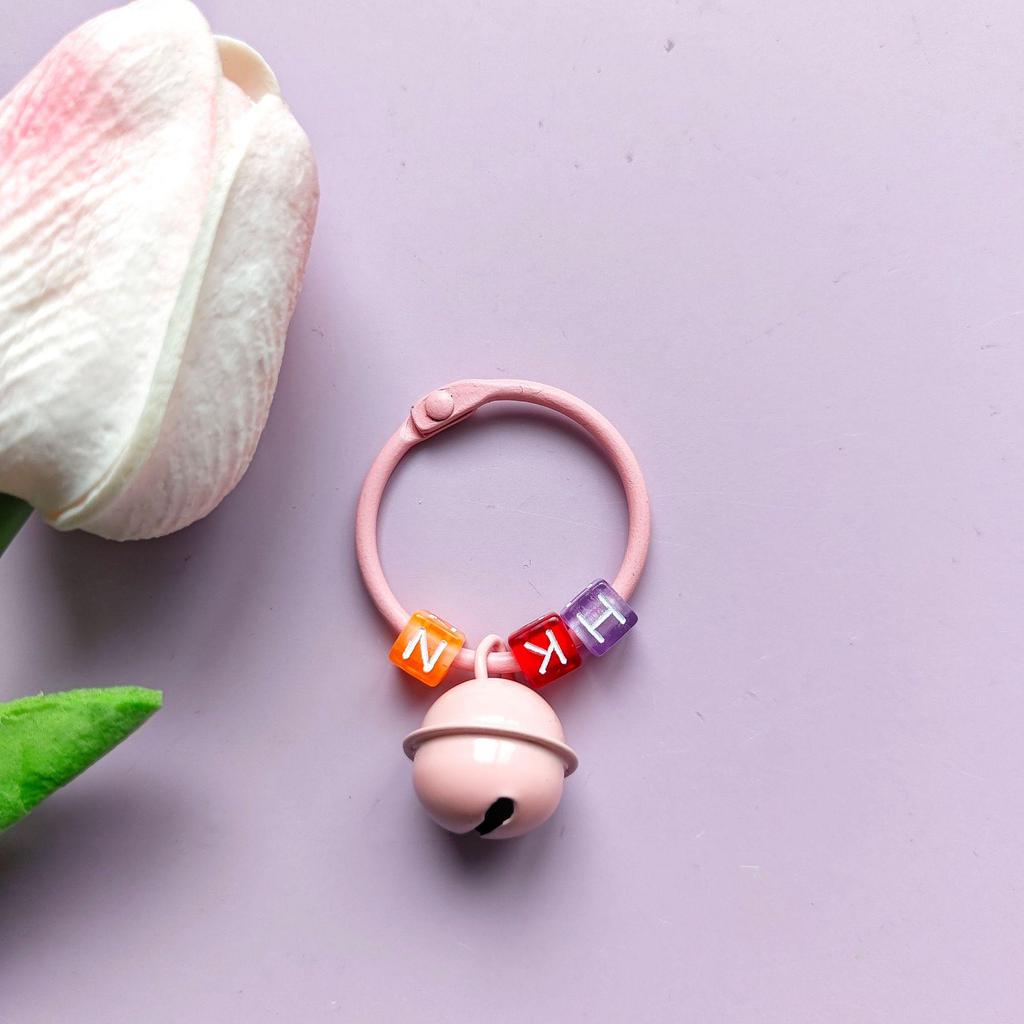 Цветной брелок-подвеска в виде колокольчика из бисера с аксессуарами для рюкзака своими руками