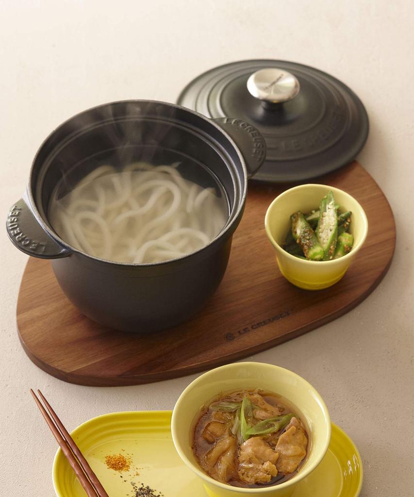 Le Creuset Кокотница Every Чугунная Эмалированная Матовая и Подходит для духовки Японская 18-дюймовая кастрюля, Черная, Газ, Индукция, [Официальный продукт]