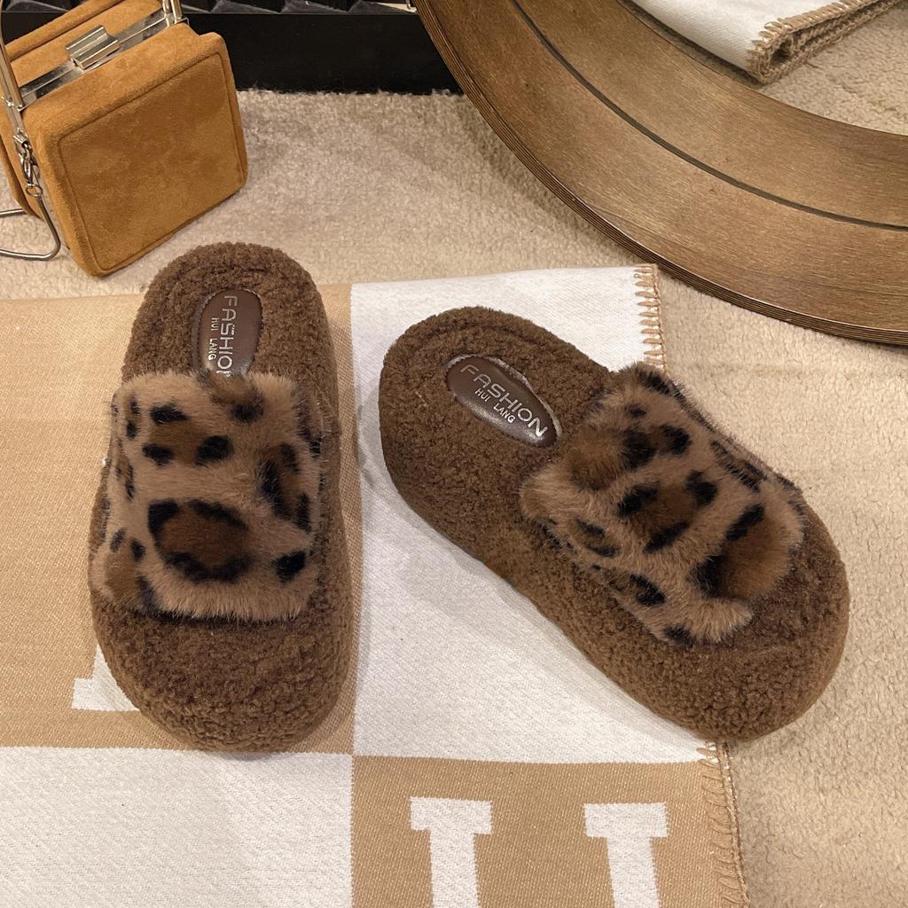 2025 осень новые корейская версия леопардовый принт толстая подошва пушистые тапочки женские носят с открытым носком плюшевые домашние хлопковые тапочки маленький размер