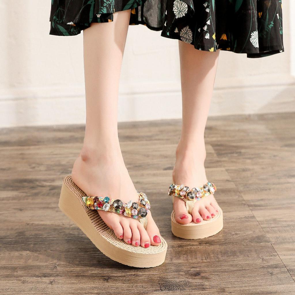 Модные тапочки для женщин, женские шлепанцы со стразами, стильные, элегантные, дизайнерские, роскошные тапочки на платформе, милые, пляжные сандалии на танкетке