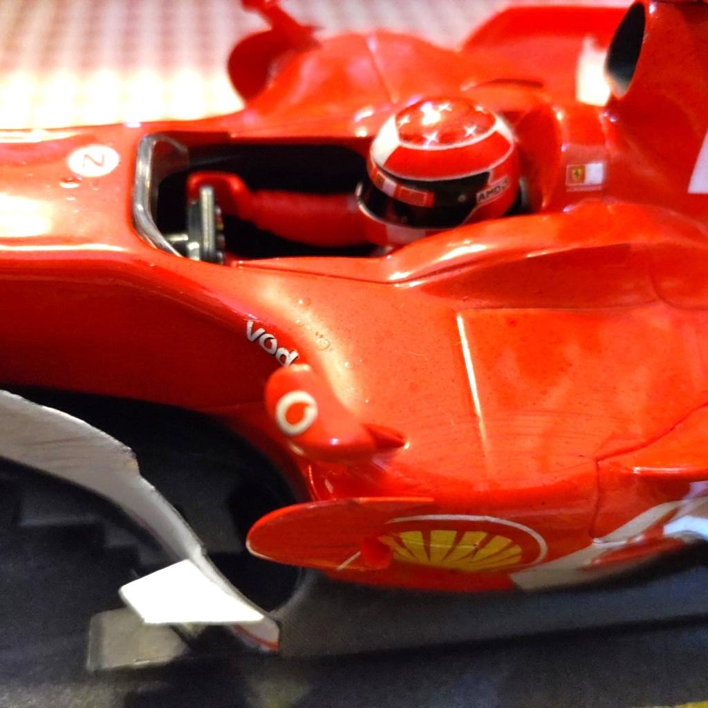 Hot Wheels Ferrari F248 2006 Победитель Гран-при Китая Михаэль Шумахер Идеальное состояние 1/18 [Состояние]