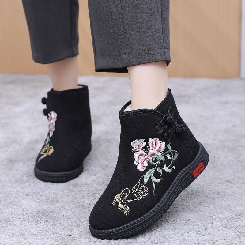 Winter Old Beijing Cloth Shoes Women's Cotton Shoes Ethnic Style Short Boots Velvet Warm Mother Shoes Chinese Style Embroidered Women's Cotton Boots