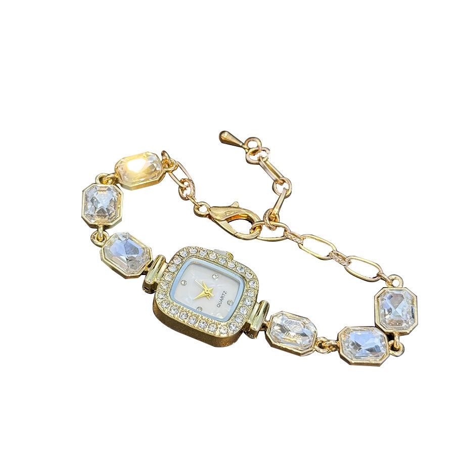 Прямоугольные часы-браслет с перламутровым циферблатом и простым кварцевым механизмом, сверкающие, с маленькими кубиками сахара, застежкой-лобстером, регулируемые женские часы