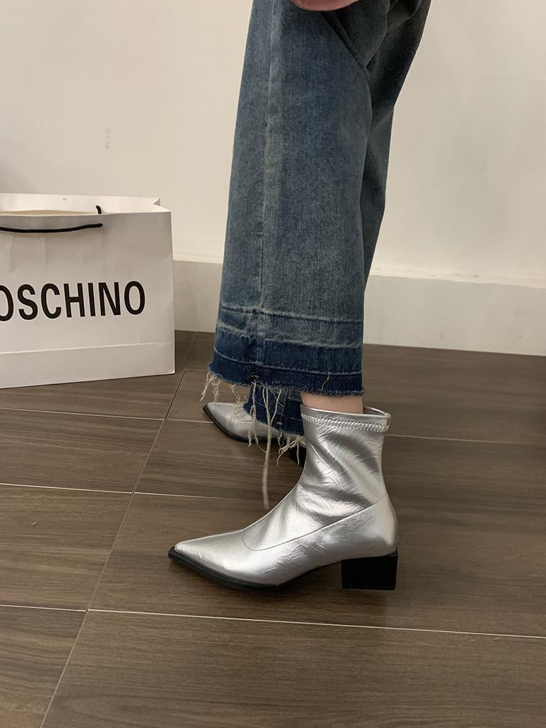 Французская мода толстый каблук короткие ботинки женская обувь 2025 новые весенне-осенние одинарные ботинки острый нос серебристые темпераментные тонкие ботинки