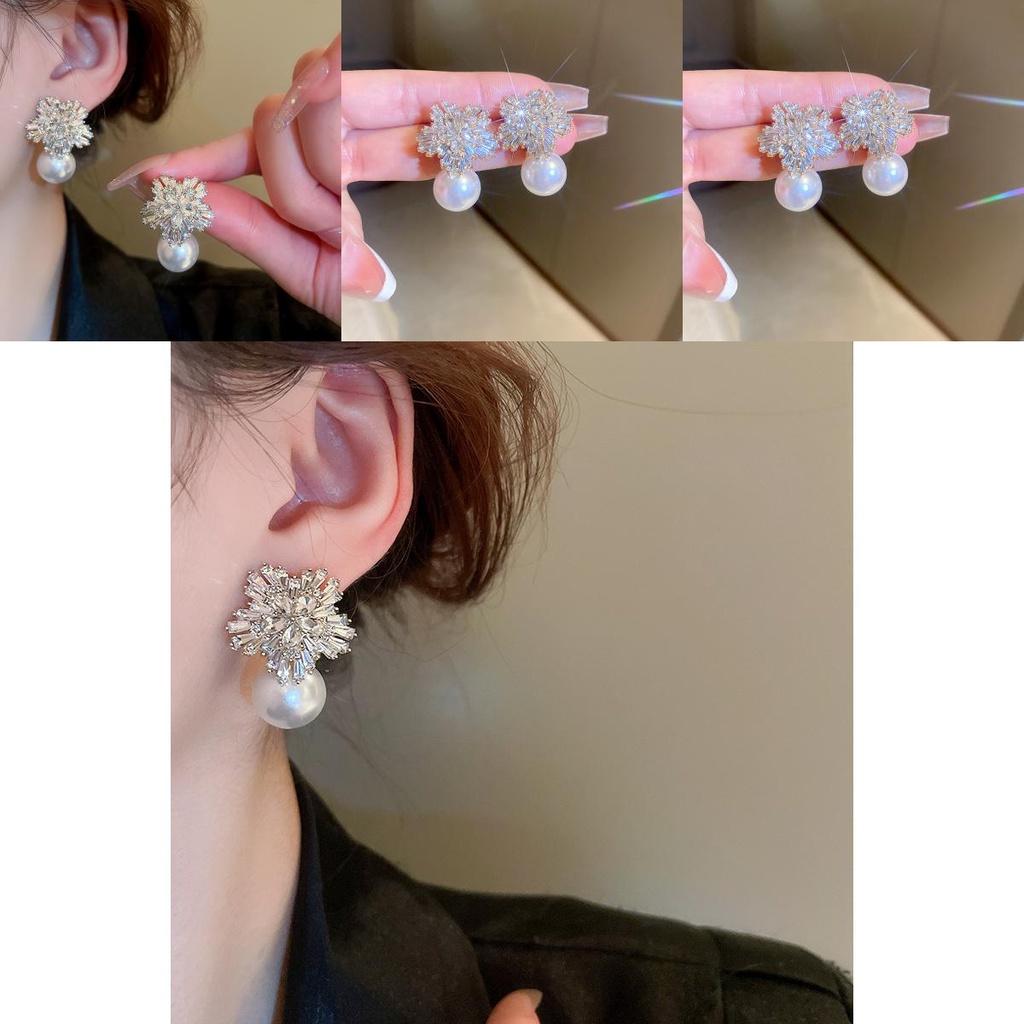 Серьги Потрясающий Жемчуг 2023 Новый Дизайн Сплав Материал Цветочный Стиль Блестящие Бриллиантовые Жемчужные Серьги