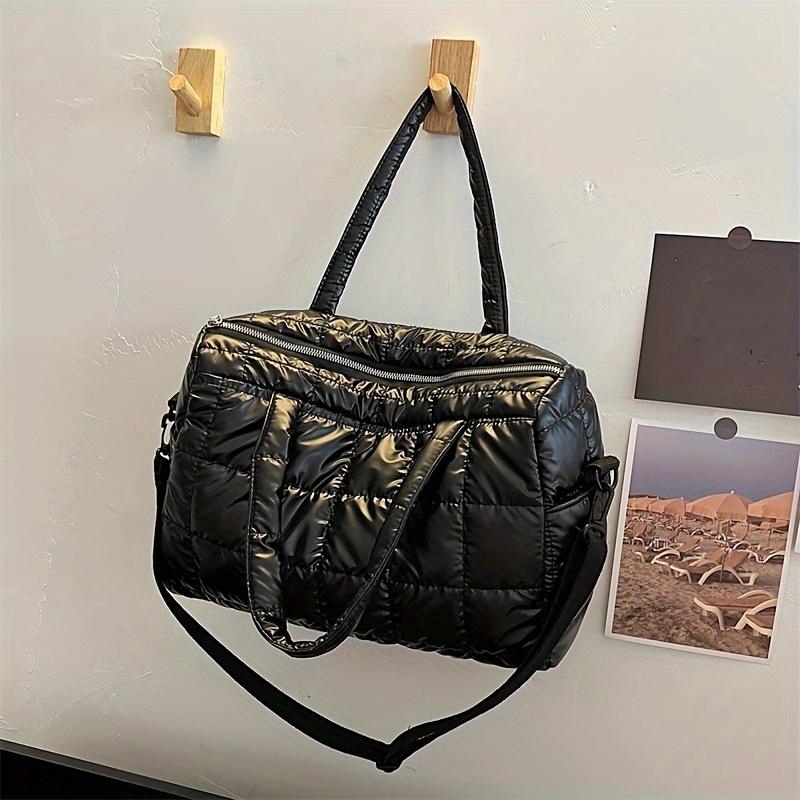 Стеганая однотонная мягкая дорожная сумка - прочная, портативная и стильная - идеально подходит для спорта, работы и повседневного использования