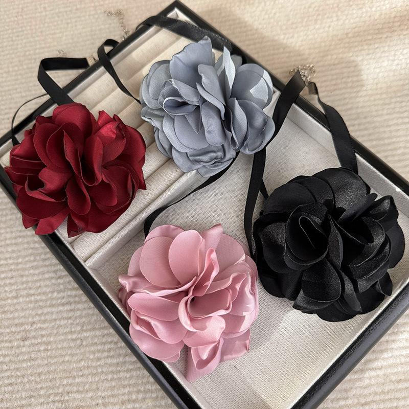 Европейско-американское модное колье с преувеличенным цветком, маленькое женское атласное колье в винтажном стиле с розой