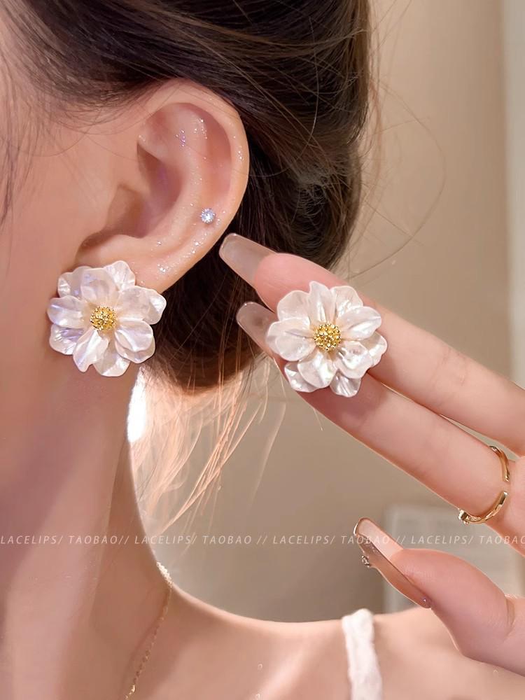 Элегантные серьги-кисточки с цирконами, жемчугом и цветочными пуссетами - Универсальные и стильные украшения для ушей для женщин