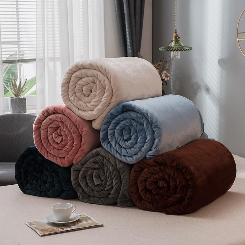 Однотонные молочные бархатные одеяла, утолщенные осенне-зимние чехлы для диванов, офисные ворсы, удобные коралловые фланелевые прямоугольные одеяла