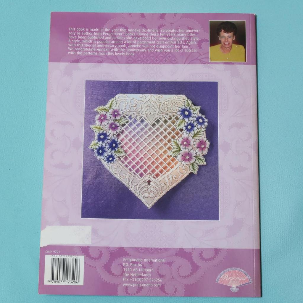 [ИСПОЛЬЗОВАННЫЕ] Иностранные книги: Коллекция шаблонов для пергамано (Paper Craft)