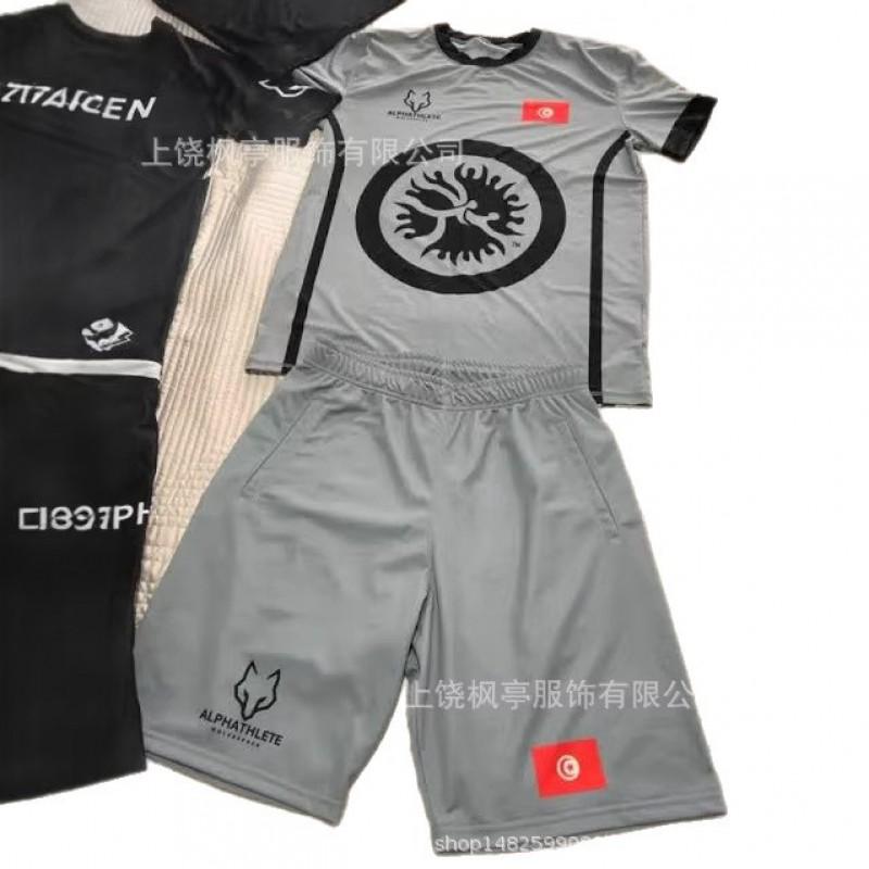Мужской комплект спортивной одежды для борьбы: футболка и шорты. Легкая спортивная одежда для тренировок и соревнований.