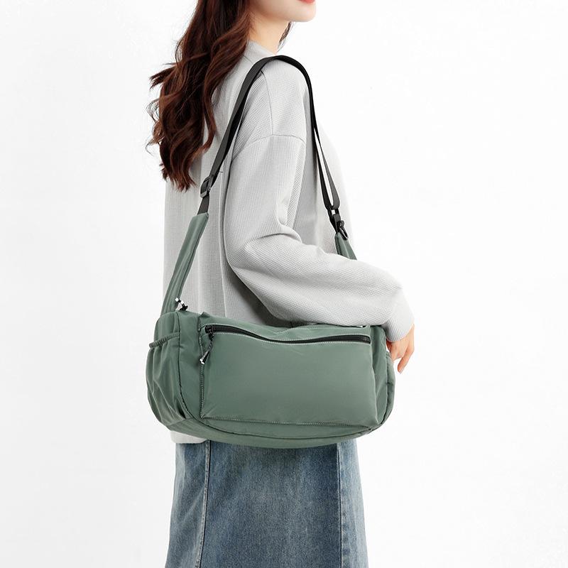 Women's Large Capacity Shoulder Bag Men's Sports Crossbody Bag Light Solid Color Mountaineering Dumpling Bag