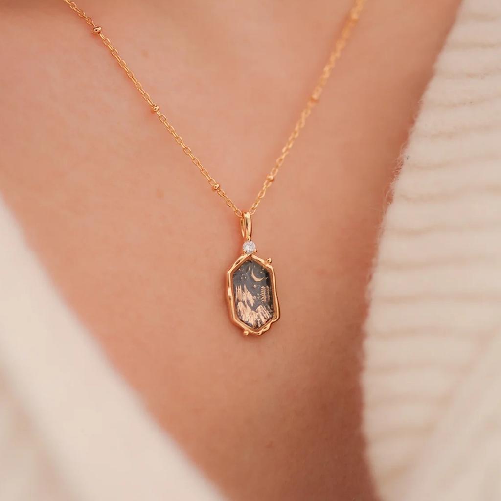 Explosive Korean Starry Sky Necklace, Gemstone Mountain Design, Commuting Stacked With Feminine Light Luxury Accessories