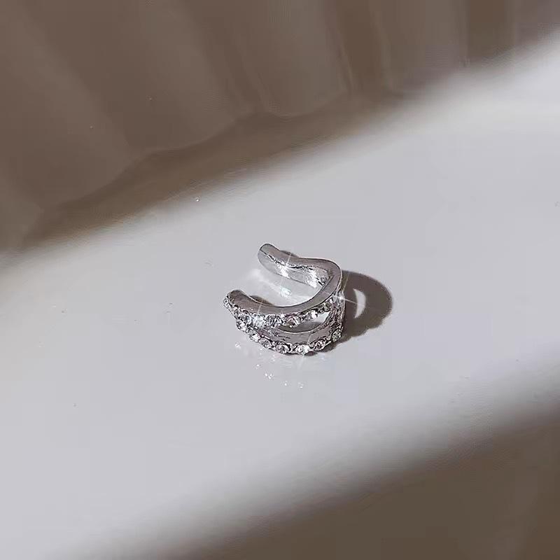 Высококлассные серебряные минималистичные каффы для ушей в форме сердца: Трендовые серьги-обманки для женщин