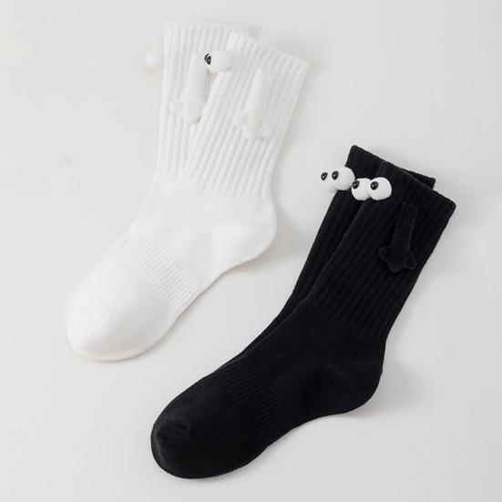 1 Pair Linking Couple Socks Magnetic Suction 3D Doll Couple Socks Couple Holding Hands Funny Socks Mid-Tube Cute Socks Funny Gifts for Women Men