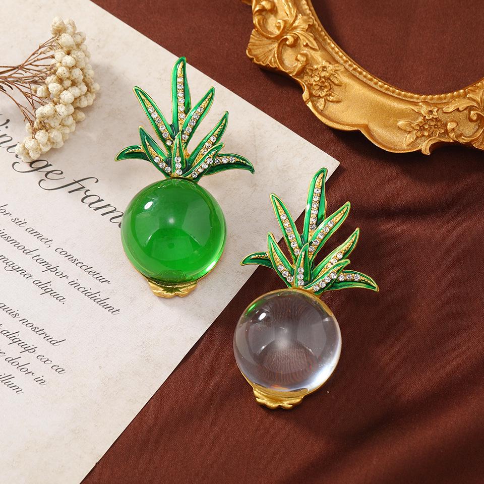 Creative Transparent Pineapple Brooch – Fashionable Jelly Fruit Pin for Women's Clothing and Accessories