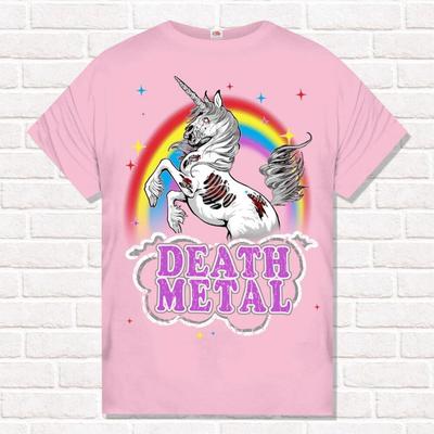 Розовая футболка в стиле Death Metal. Мертвый единорог и радуга.