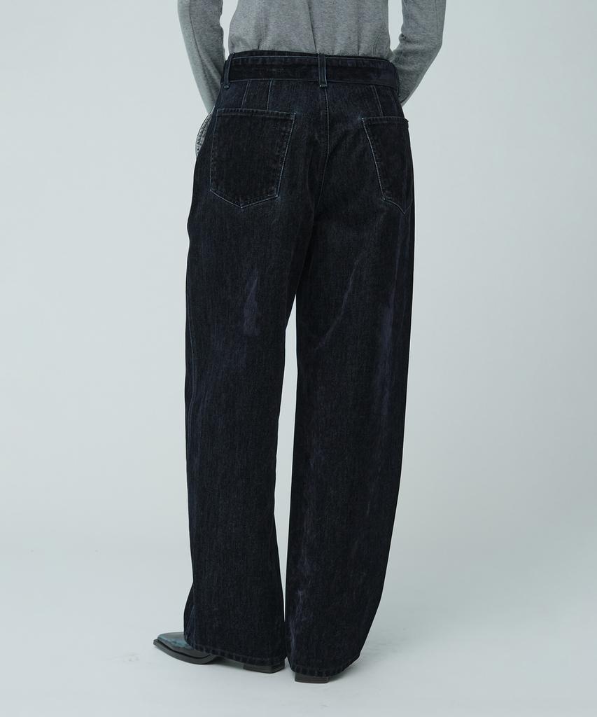 MUSEE Vitesse Curved Semi-Wide Buckle-Belted Denim Pants_Navy
