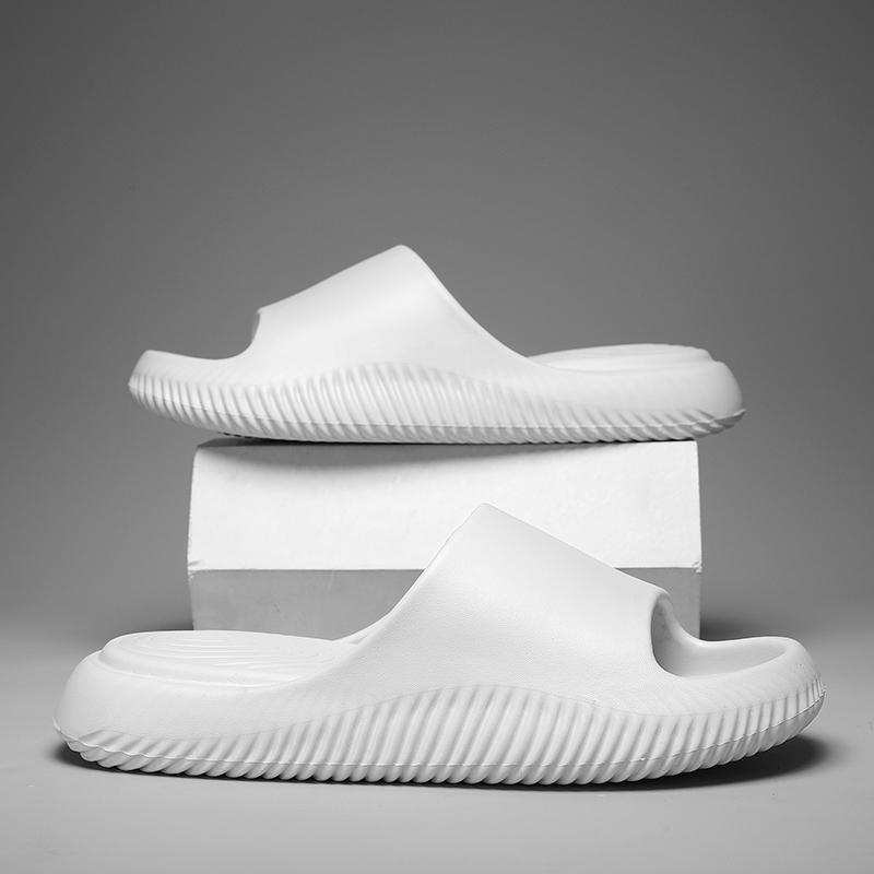 Shoes for Men Sandals Bathroom Slippers Soft and Comfortable Non-slip Indoor and Outdoor Wear-resistant Thick Bottom Fashion