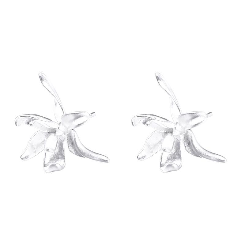 Exquisite and Sweet Wind Iris Stud Earrings, High-end Sense and Unique Temperament Silver Needle Earrings, Light Luxury Mori New Stud Earrings