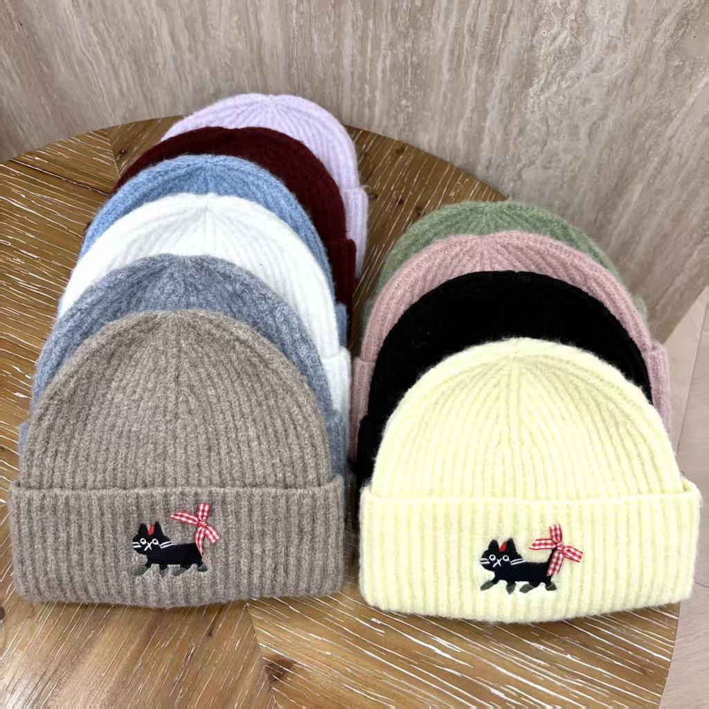 Warm waxy kitten bow versatile embroidered knitted wool hat showing face small cold hat autumn and winter new trend ear protector