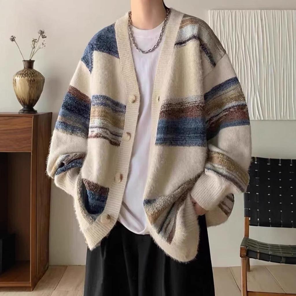 Мужской кардиган в стиле ретро с полосками и цветными блоками - вязаная куртка на осень/зиму для уютного и стильного образа