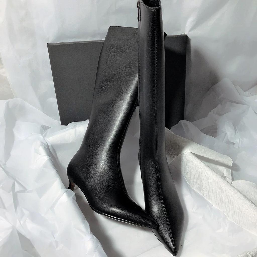 Модные женские высокие сапоги челси с острым носком на высоком каблуке 2024 года трендовые женские готические мягкие кожаные роскошные вечерние зимние снежные ботинки женские