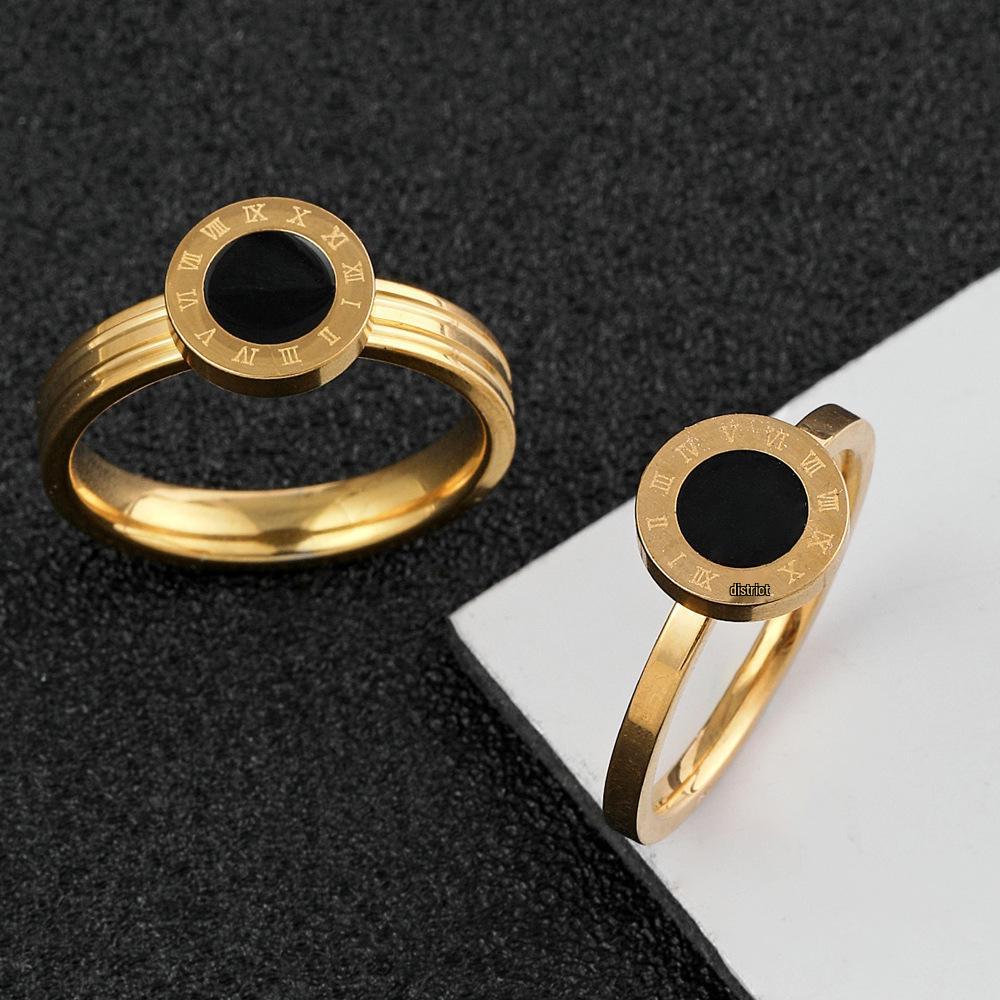 Кольца из титановой стали с римскими цифрами: Элегантный, простой дизайн для пары с черными брызгами
