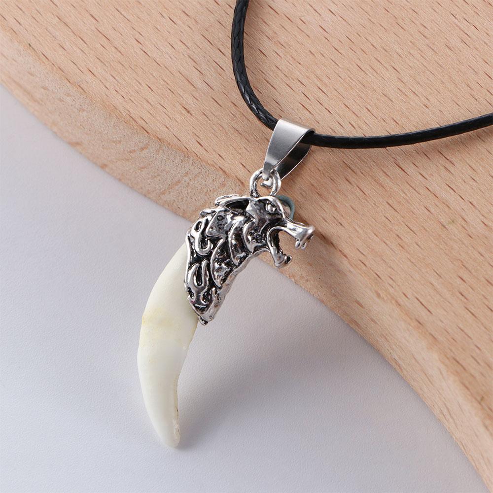 Elegant Men Jewelry Hot Sale Fashion Titanium Steel Domineering Pendant Wolf Tooth Necklace