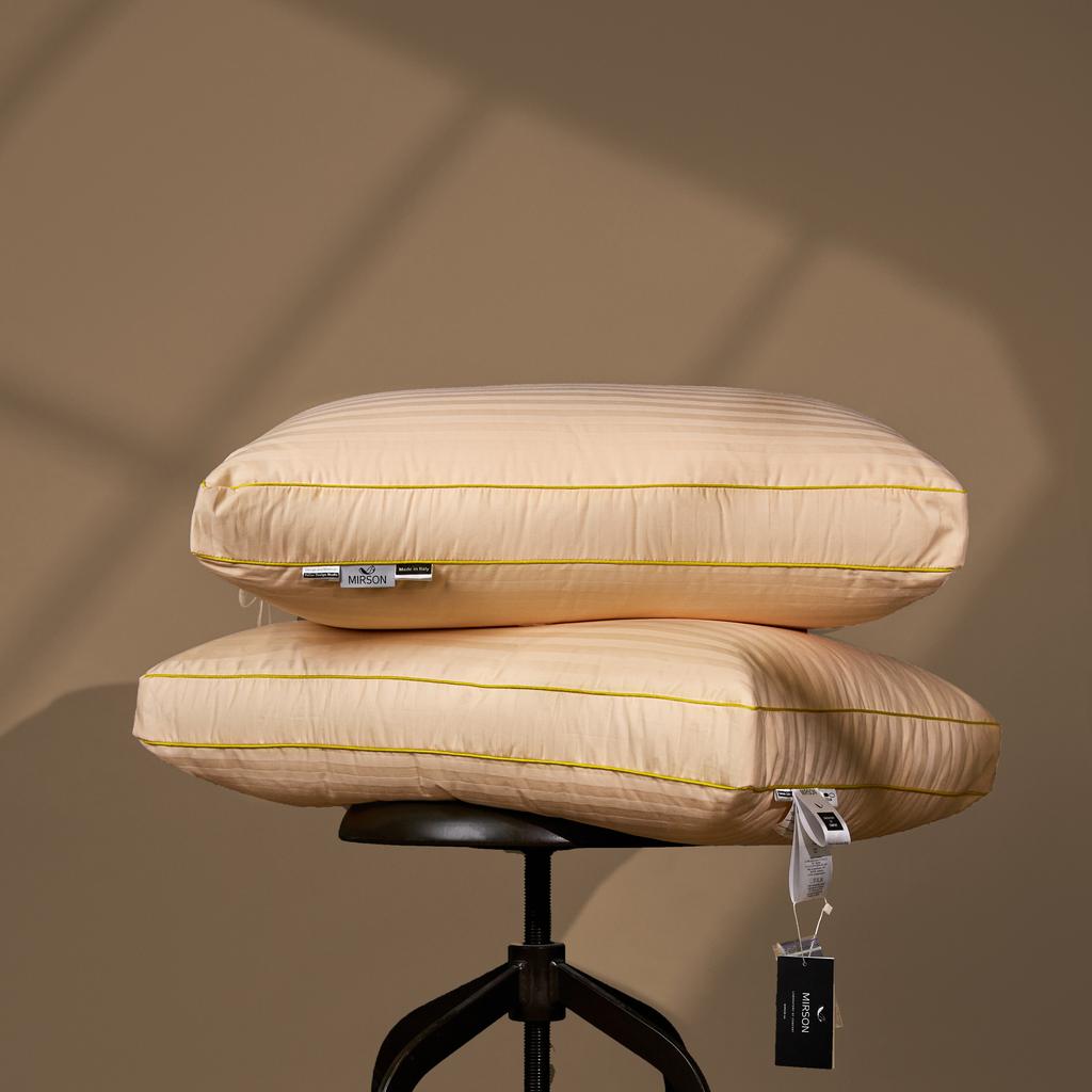 Down-Filled Pillow №204 Carmela — 70% down, 30% feather, Fill Power 350, Medium.