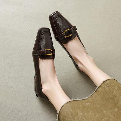 2025 новая модель, замшевые туфли с квадратным носком в стиле old money с ремешком и пряжкой, средний каблук, одинарные туфли, толстый каблук 4 см, ретро маленькие кожаные туфли женские