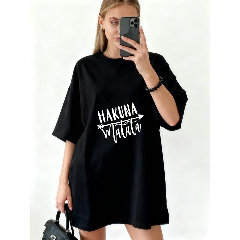 Оверсайз платье-футболка Черное с принтом Hakuna Matata Повседневная одежда для женщин Летний наряд Уличный стиль Модный Трендовый Свободный крой Топ