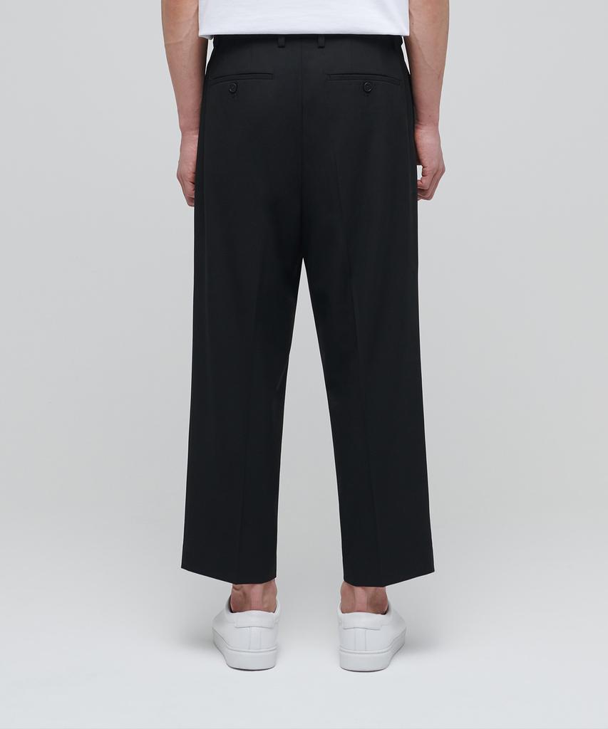 MUSINSA STANDARD Lightweight Loose Tapered Hidden Banding Crop Slacks [Black]