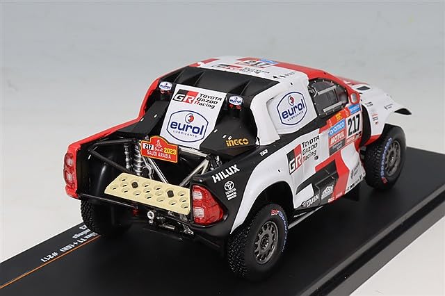 IXO Масштаб Toyota GR DKR Hilux GR 2023 Ралли Дакар Cummings 1/43 T1+ #217 H. Латеган/Б.