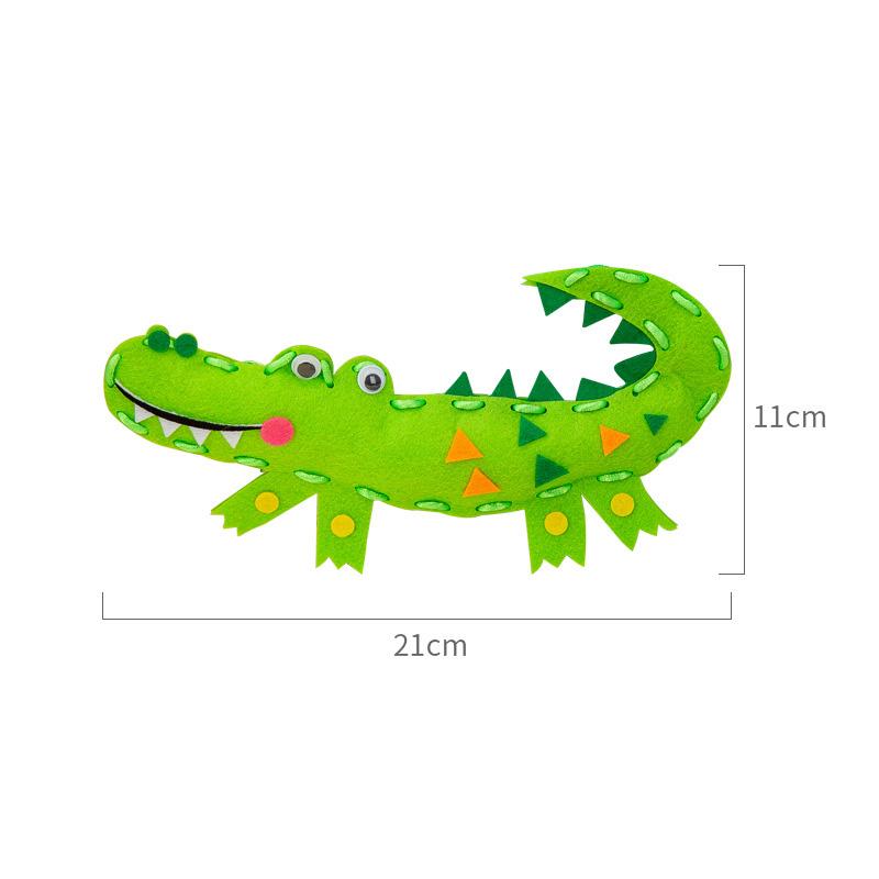 3D Cartoon Animal Sewing Kit for Beginner Kids Arts Crafts 8 Easy DIY Projects of Stuffed Animal Dolls Children Threaded Toys