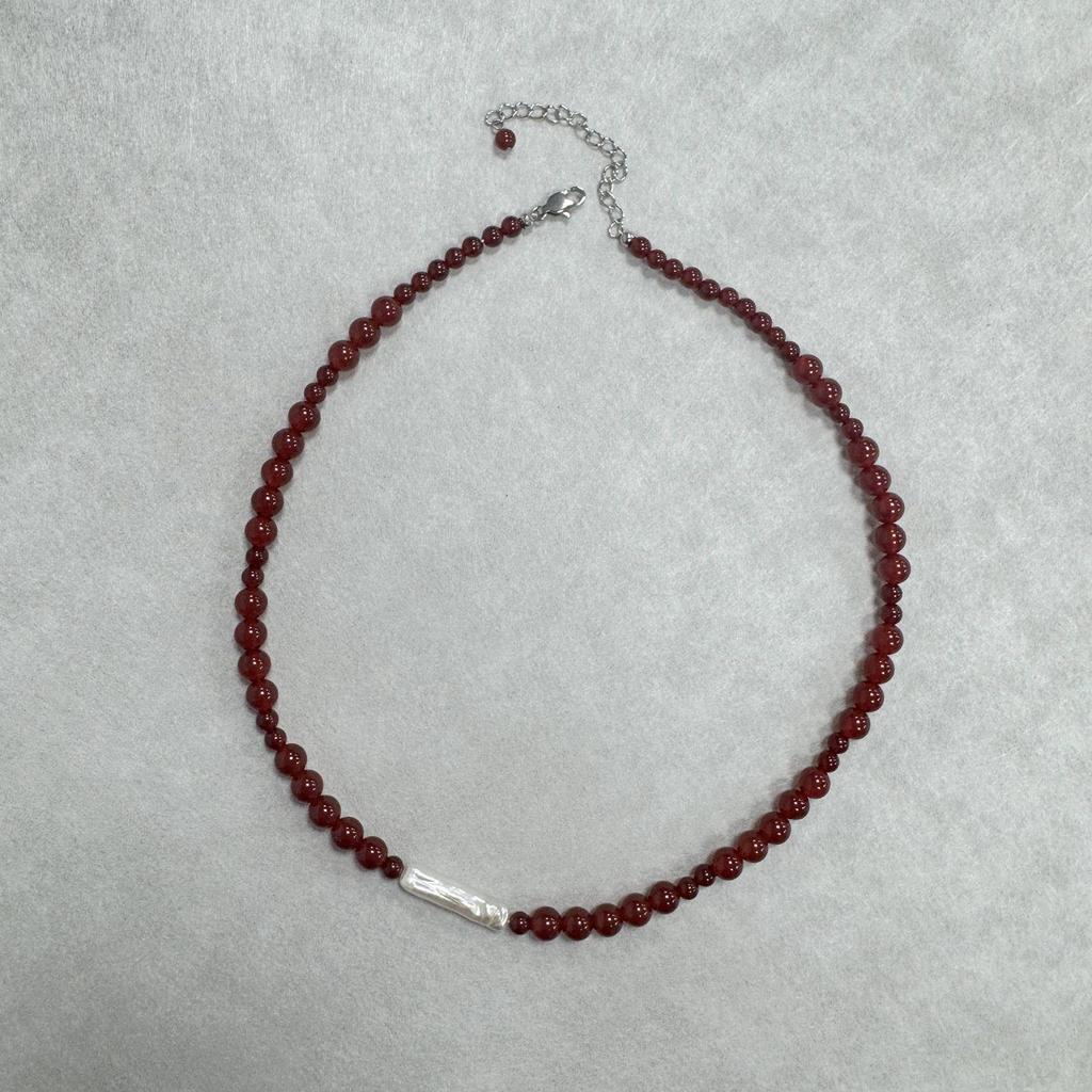 Ожерелье из красного агата и барочного жемчуга высокого класса