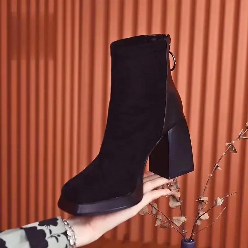 Короткие сапоги на платформе для женщин, новая мода, повседневная обувь с квадратным носком и толстым каблуком, женская обувь, универсальные сапоги с квадратным носком 2024 года