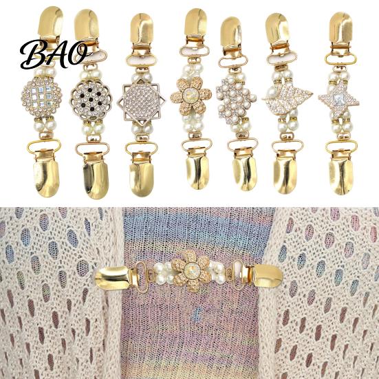 Cardigan Clip 2Pcs Vintage Sweater Clips for Women Girls, Retro Faux Pearl And Rhinestones Clips, Elegant Button Collar Pin Dresses Shawls, Adjustable