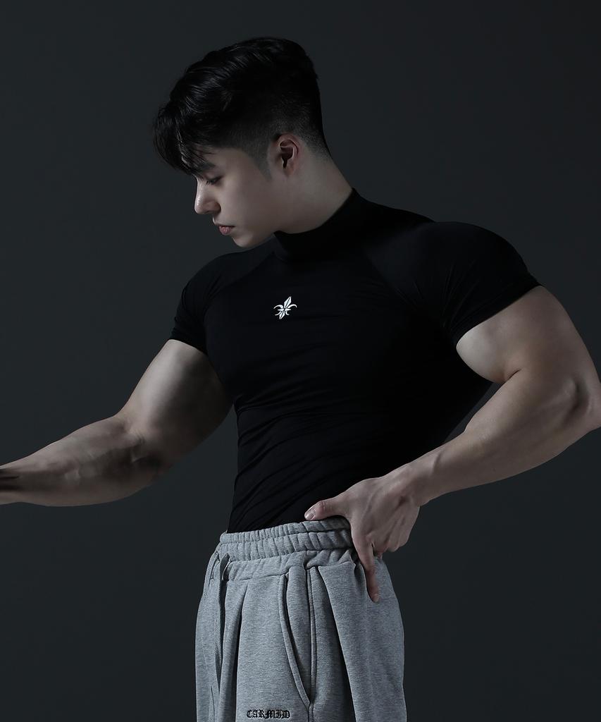 CARMID Compression Mock Neck Short Sleeve [Black]