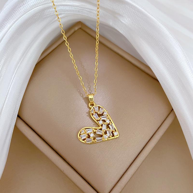 Synthetic Zircon Heart Pendant Necklace for Women 2025 New Fashion Jewelry