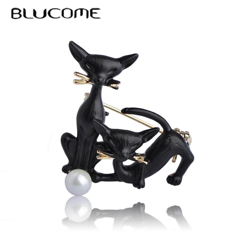 Cute Double Cat Simulated Pearl Brooches For Women Man Kids Enamel Esmalte Broches Scarf Hijab Spille Clips Coat Sweater Pins