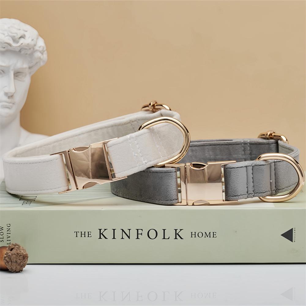 Бархатный ошейник для питомца с лазерной гравировкой