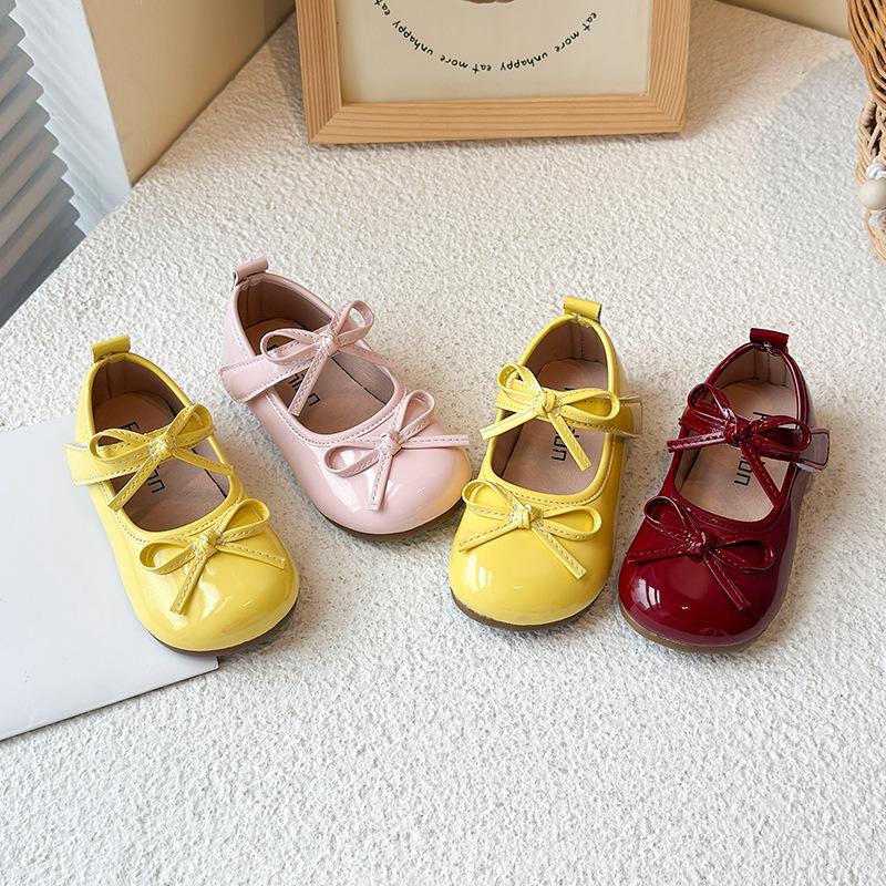 Girls small leather shoes 2025 spring and autumn Korean version of baby girl soft-soled butterfly shoes princess shoes shallow mouth Velcro single sho